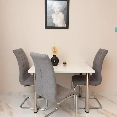 White Lux Heaven Saint Dimitrios Apartment *